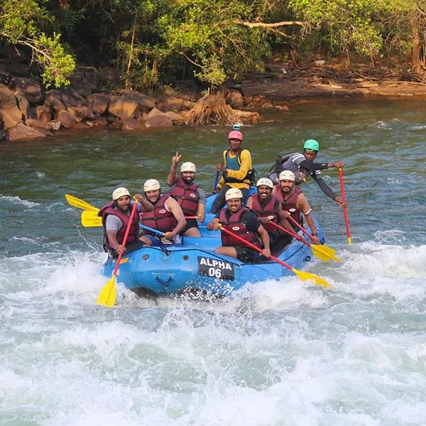 group of friends boating in dandeli river