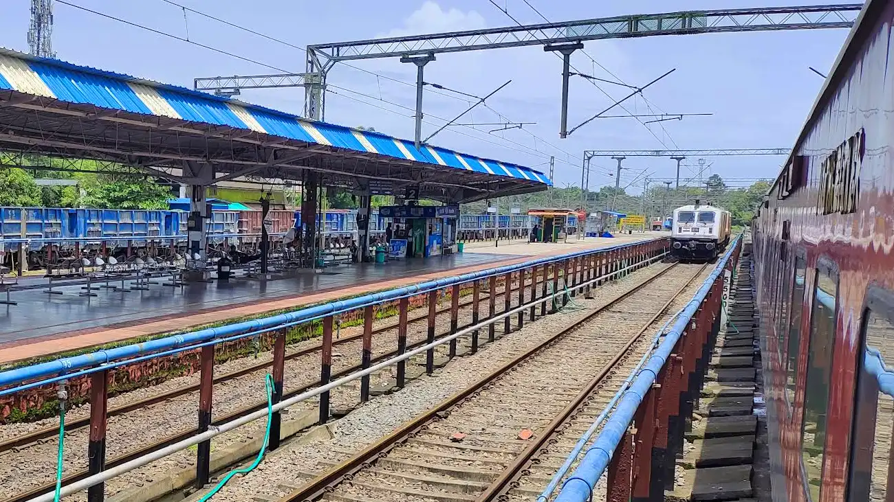 Mangalore to dandeli train